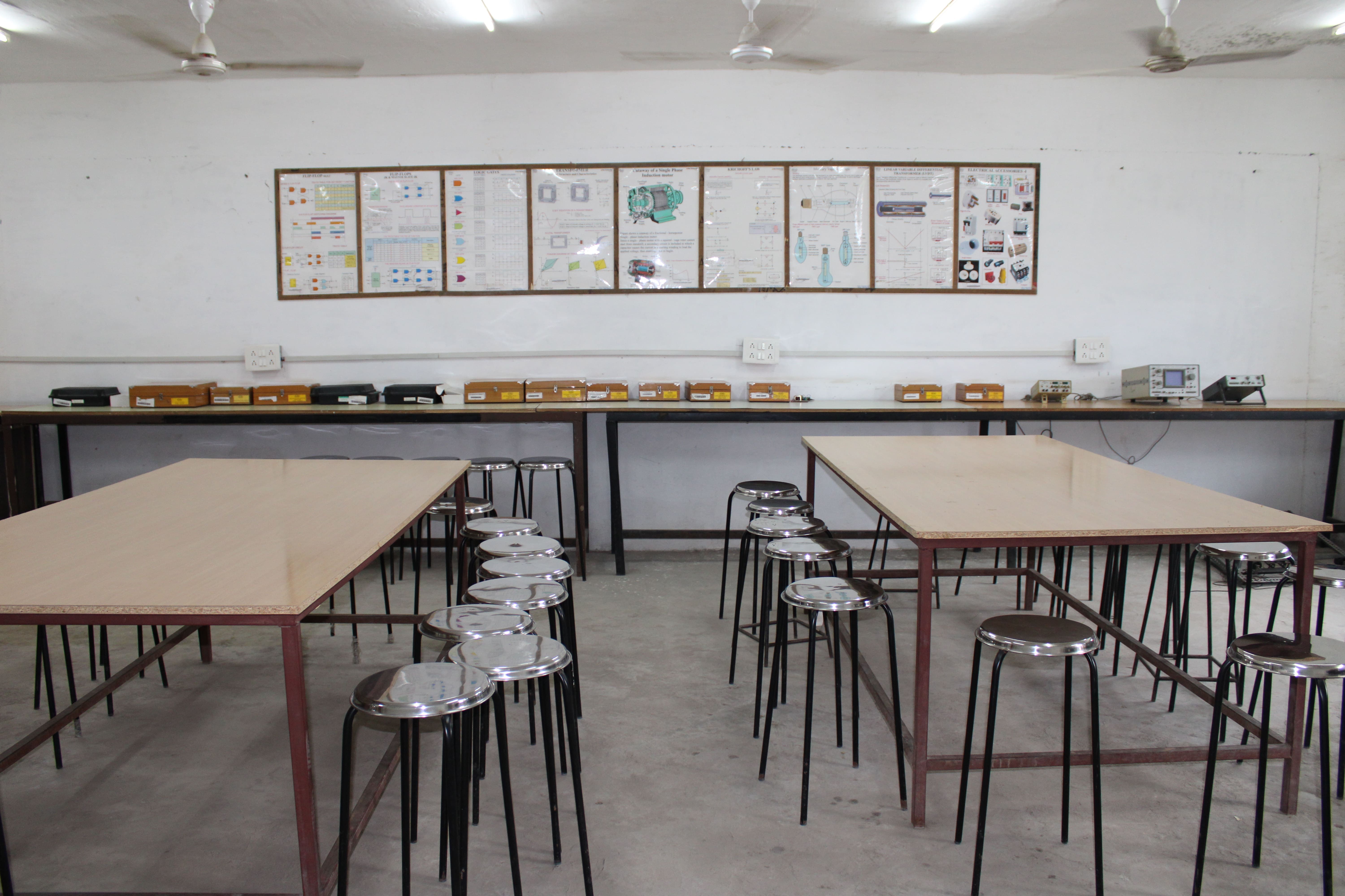 Rai School of Engineering Ahmedabad Laboratory photo 6